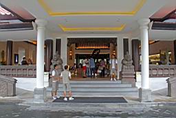 HolidayInnBali_4675.JPG