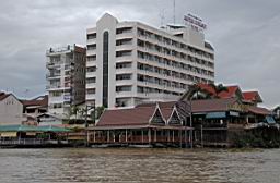 Ayuttaya_Riverside_2842.JPG