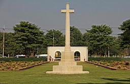 WarCemetryRiverKwai_0800.JPG