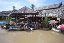 FloatingMarket0617.JPG