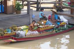 FloatingMarket0619.JPG