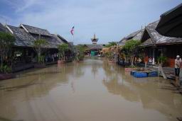 FloatingMarket0624.JPG