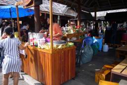 PattayaFloatingMarket0600.JPG